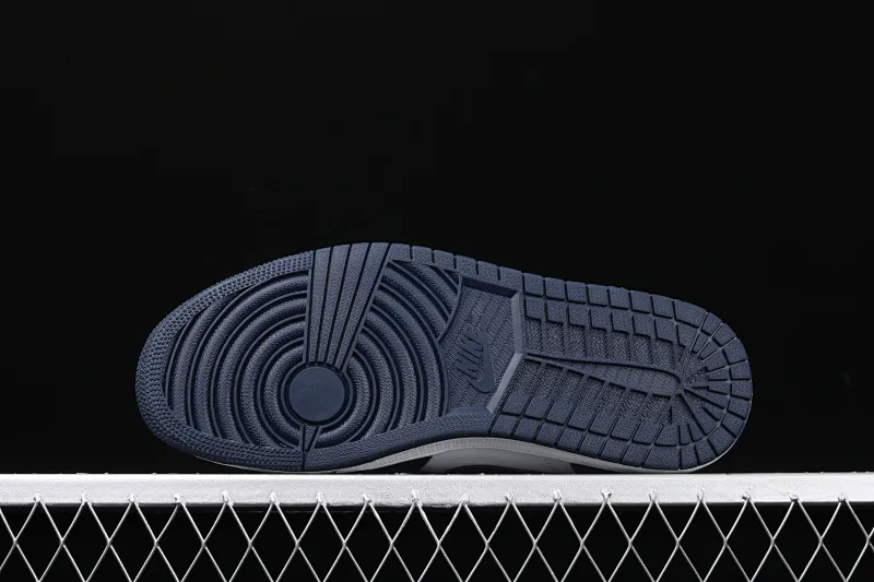 All categories Air Jordan Jordan series basketball shoes Air Jordan 1 Mid Air Jordan 1 Mid AJ1 Joe 1 fashion casual black and blue basketball shoes 554724-445
